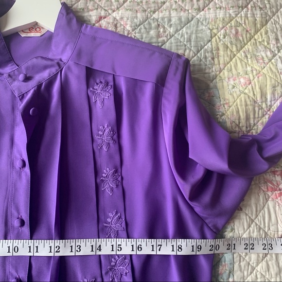 VINTAGE Purple Blouse Shirt Polyester Size M - Picture 3 of 12